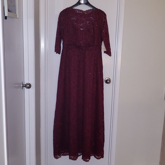 💃🏻Kiyonna Leona Lace/Glittering Garnet gown 2X - Picture 5 of 8